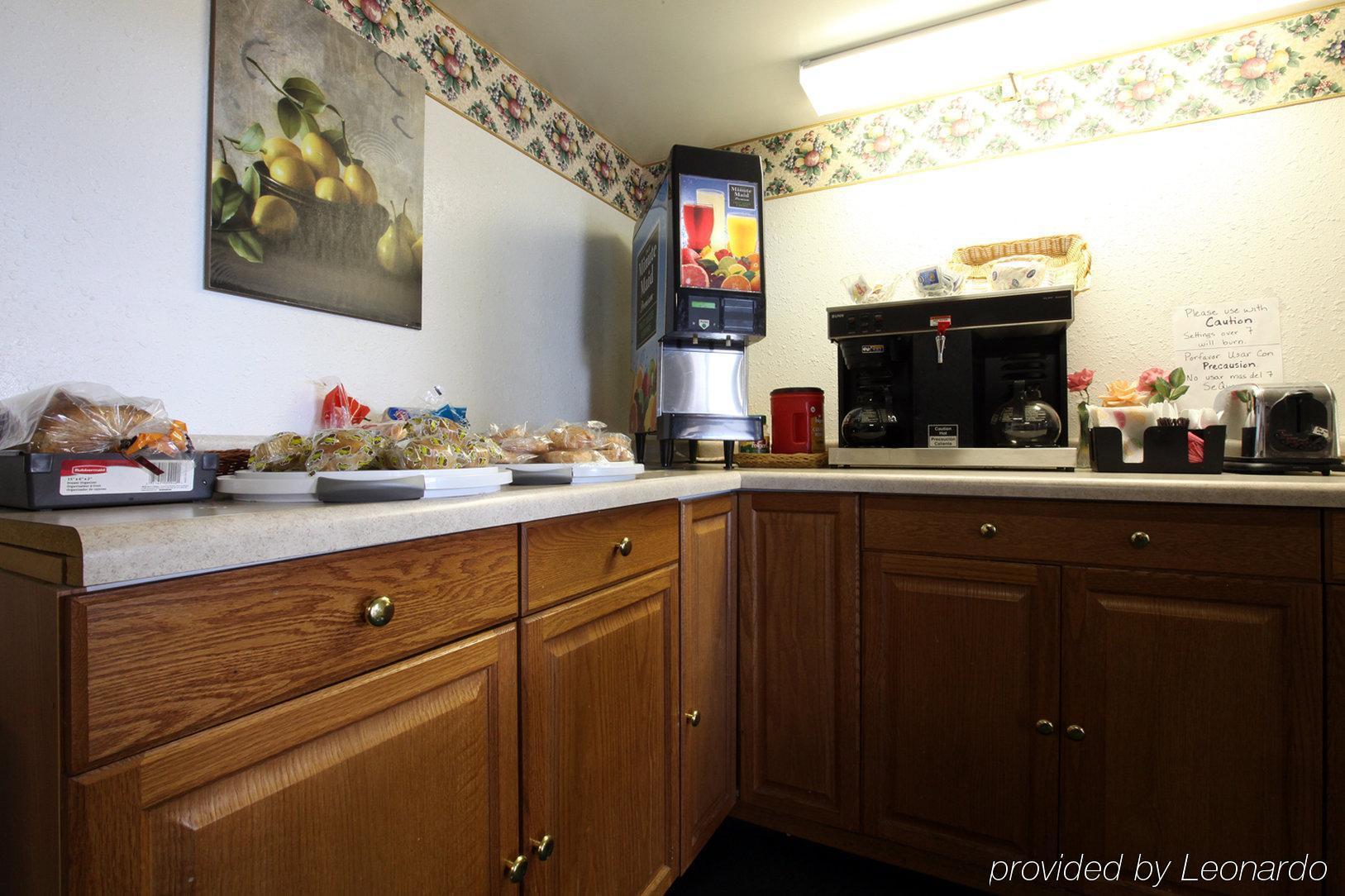 Americas Best Value Inn Macomb Restoran gambar